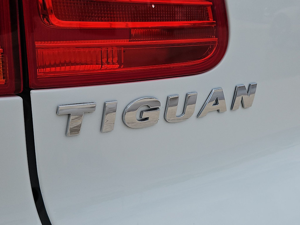 Thumbnail: 2017 Volkswagen Tiguan - 25
