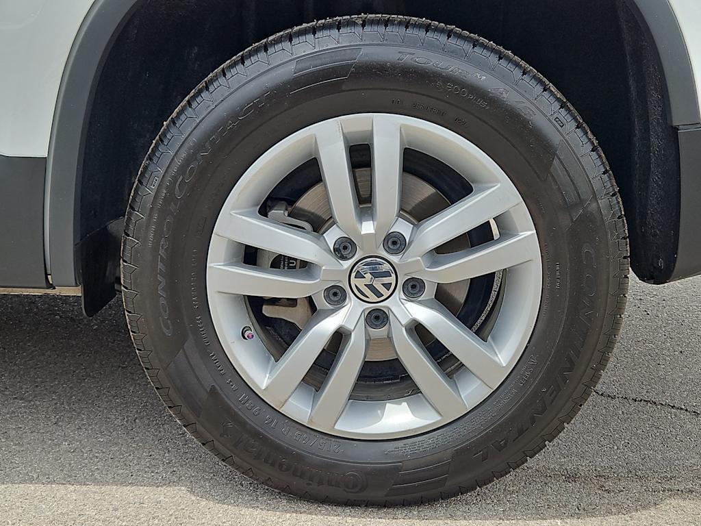 Thumbnail: 2017 Volkswagen Tiguan - 8