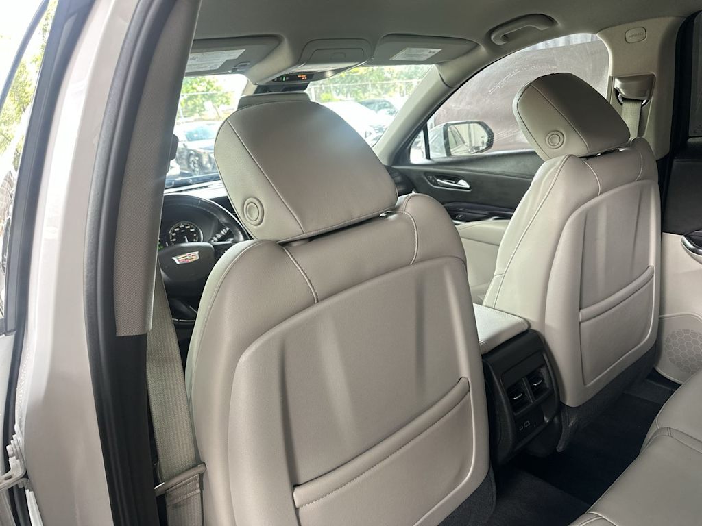 Thumbnail: 2023 Cadillac XT4 - 11