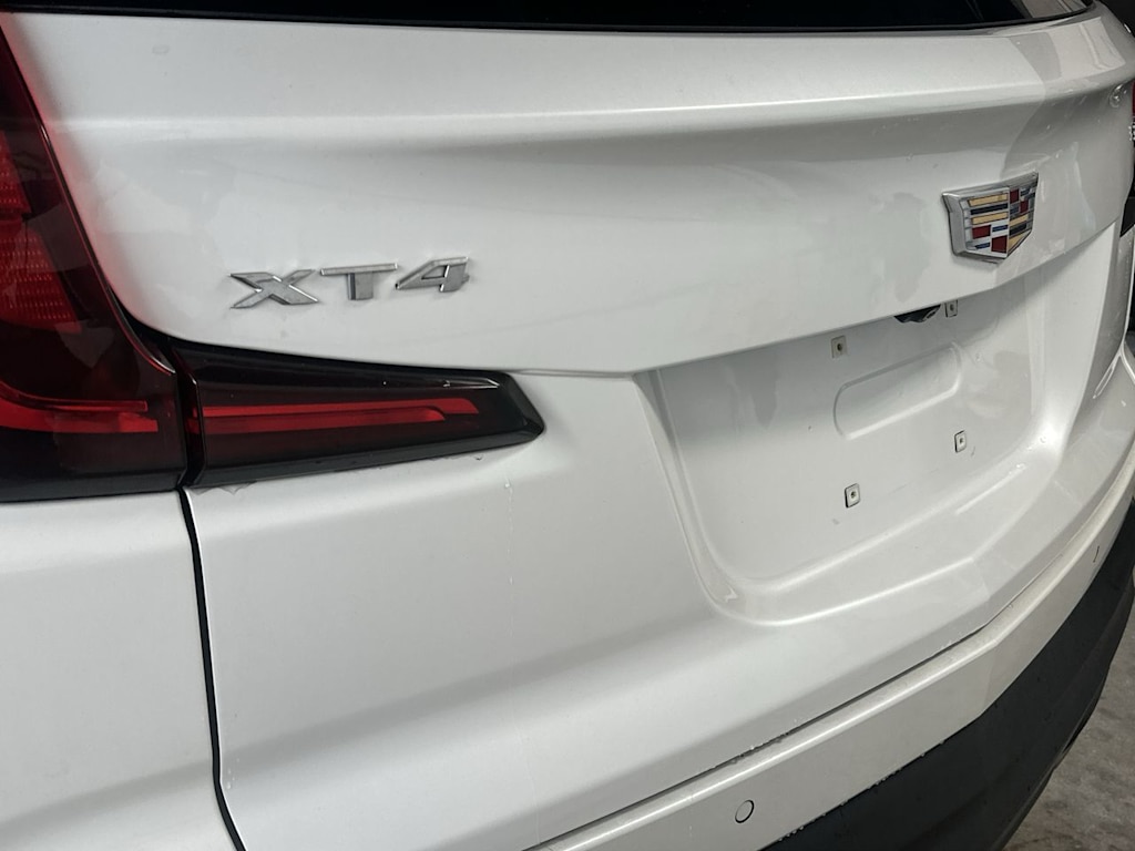 Thumbnail: 2023 Cadillac XT4 - 24