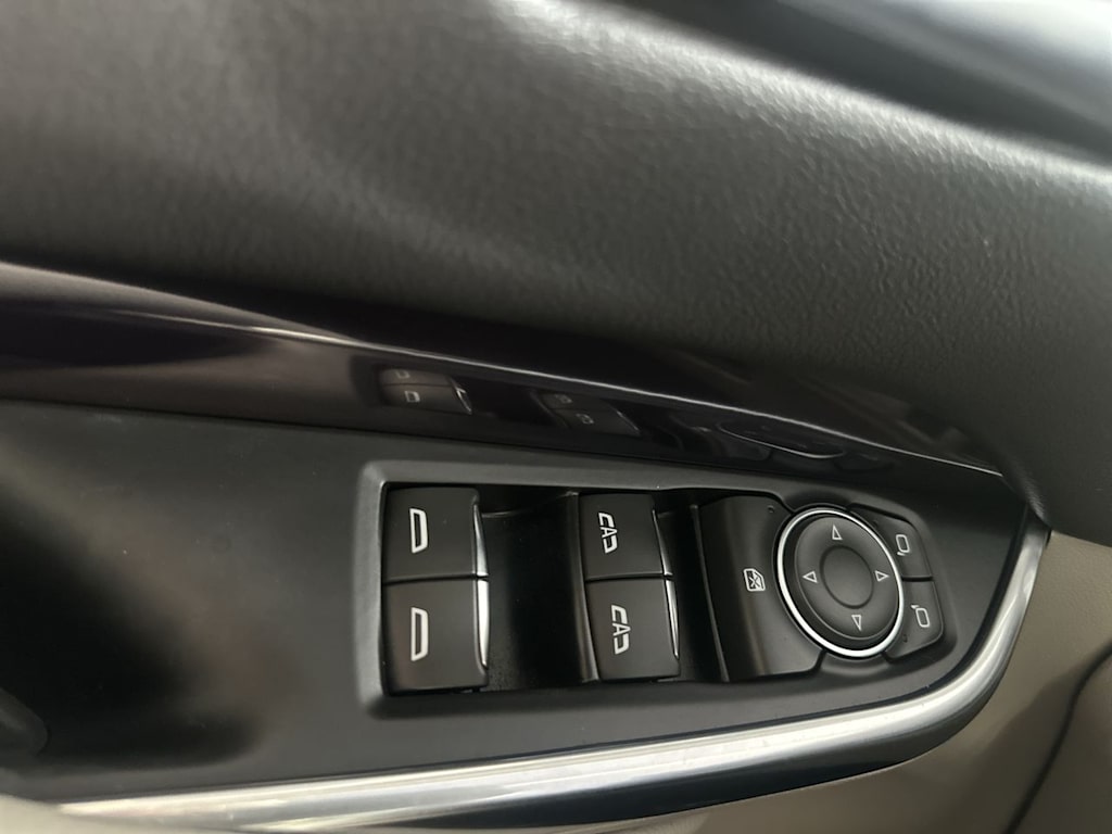 Thumbnail: 2023 Cadillac XT4 - 25