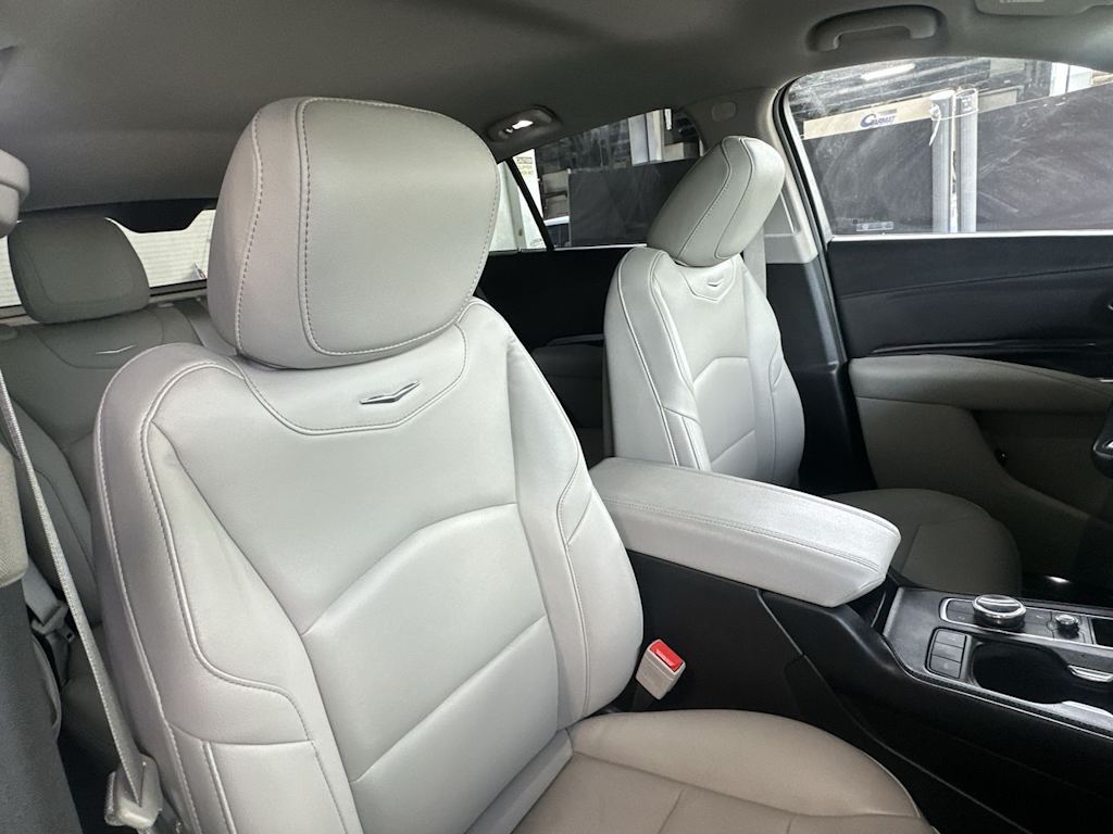 Thumbnail: 2023 Cadillac XT4 - 29