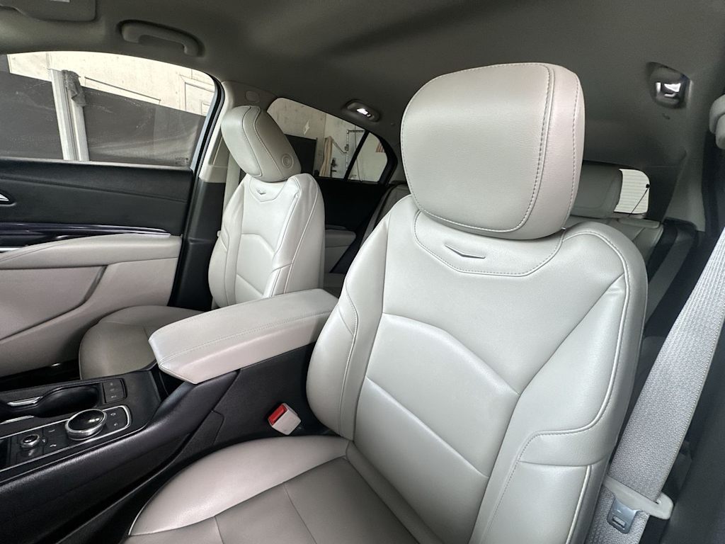 Thumbnail: 2023 Cadillac XT4 - 10