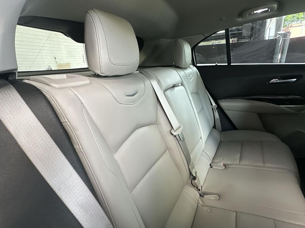 Thumbnail: 2023 Cadillac XT4 - 28