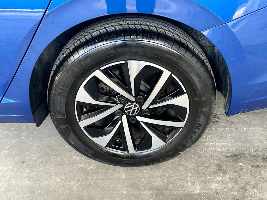 Thumbnail: 2023 Volkswagen Jetta - 8