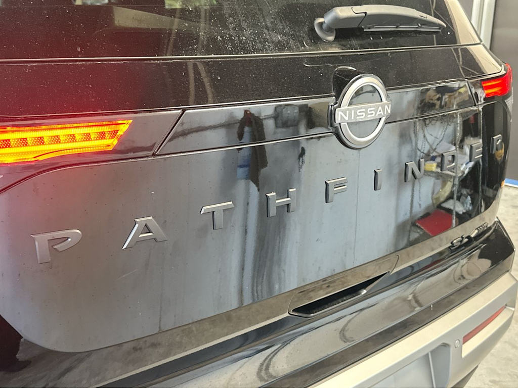 Thumbnail: 2023 Nissan Pathfinder - 8