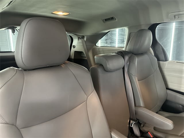 2023 Toyota Sienna XLE 34