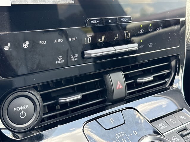 2025 Subaru Solterra Limited 27