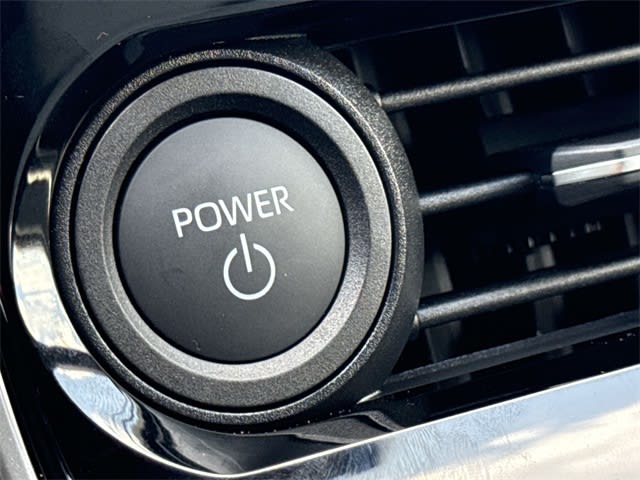 2025 Subaru Solterra Limited 24