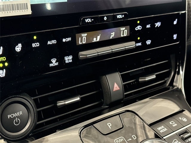 2025 Subaru Solterra Touring 32