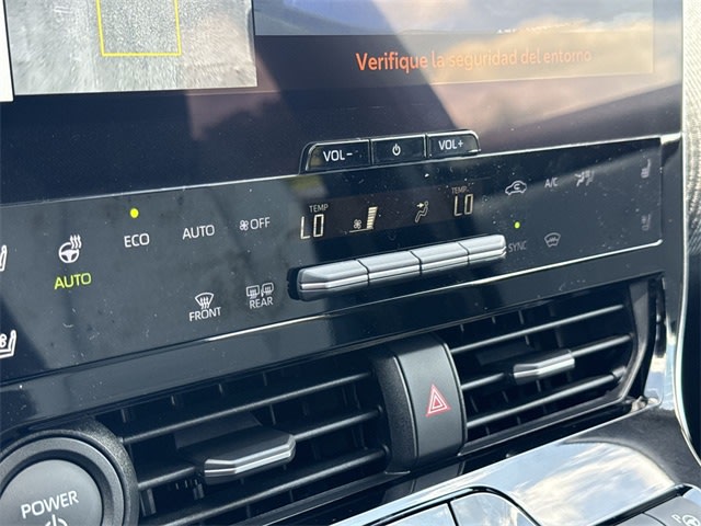 2025 Subaru Solterra Touring 27