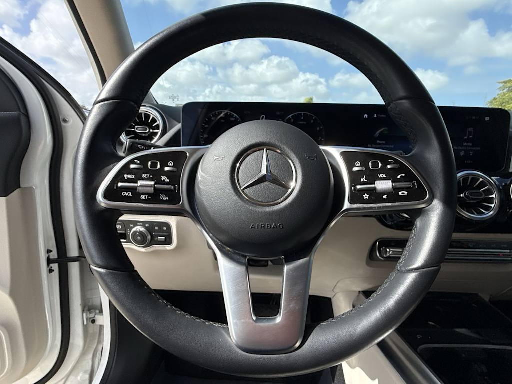 Thumbnail: 2023 Mercedes-Benz GLA - 10