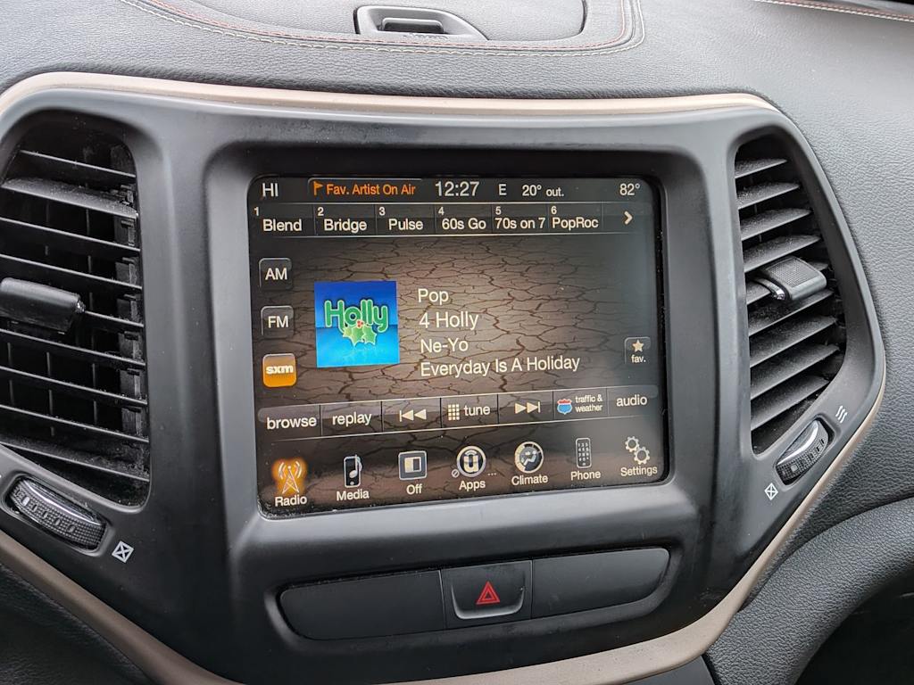 Thumbnail: 2016 Jeep Cherokee - 13