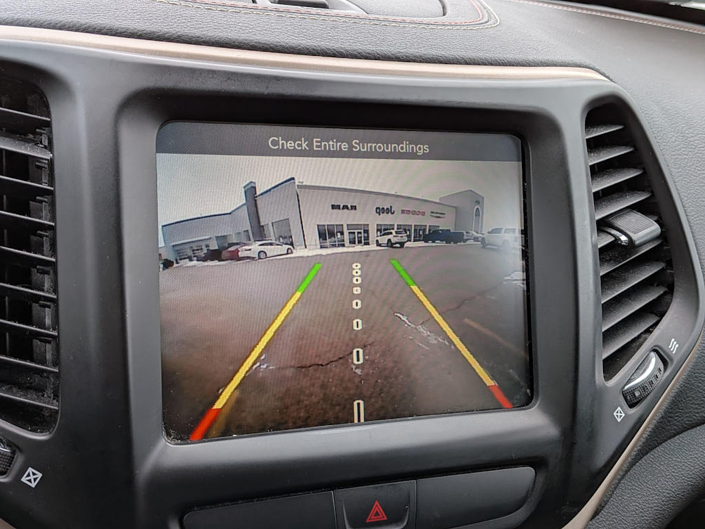 Thumbnail: 2016 Jeep Cherokee - 34