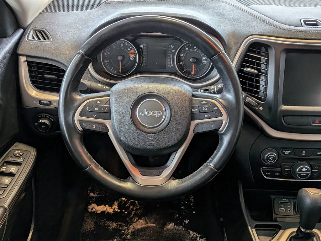 Thumbnail: 2016 Jeep Cherokee - 12