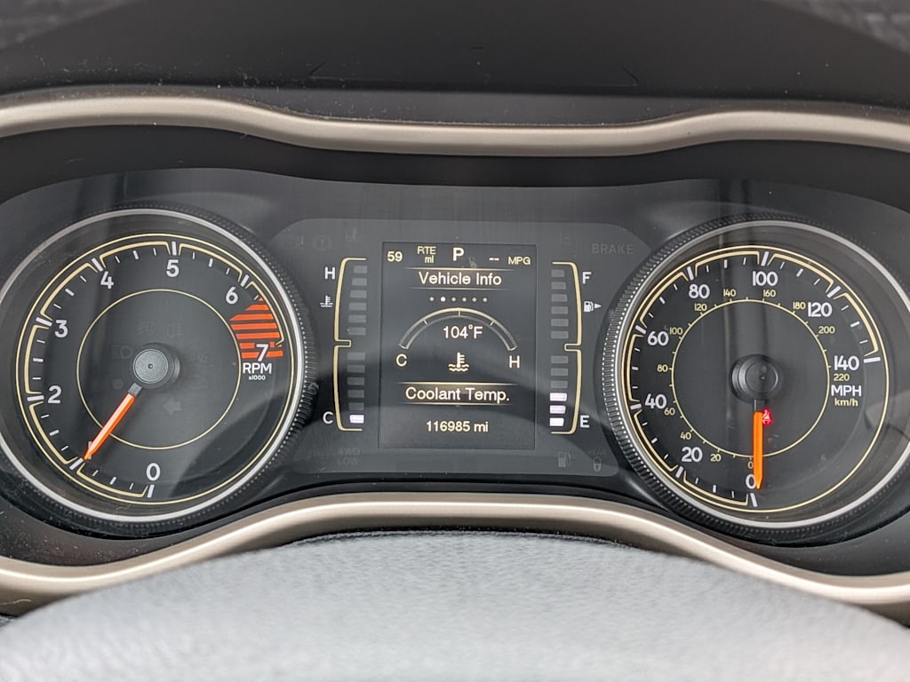 Thumbnail: 2016 Jeep Cherokee - 15