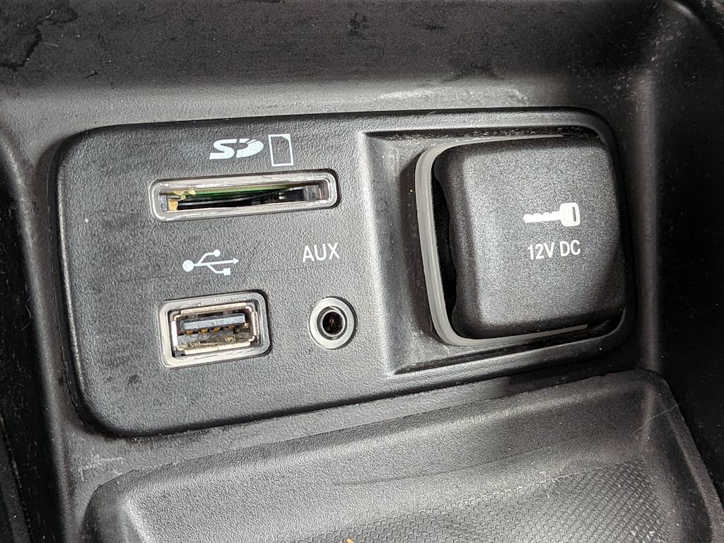 Thumbnail: 2016 Jeep Cherokee - 35