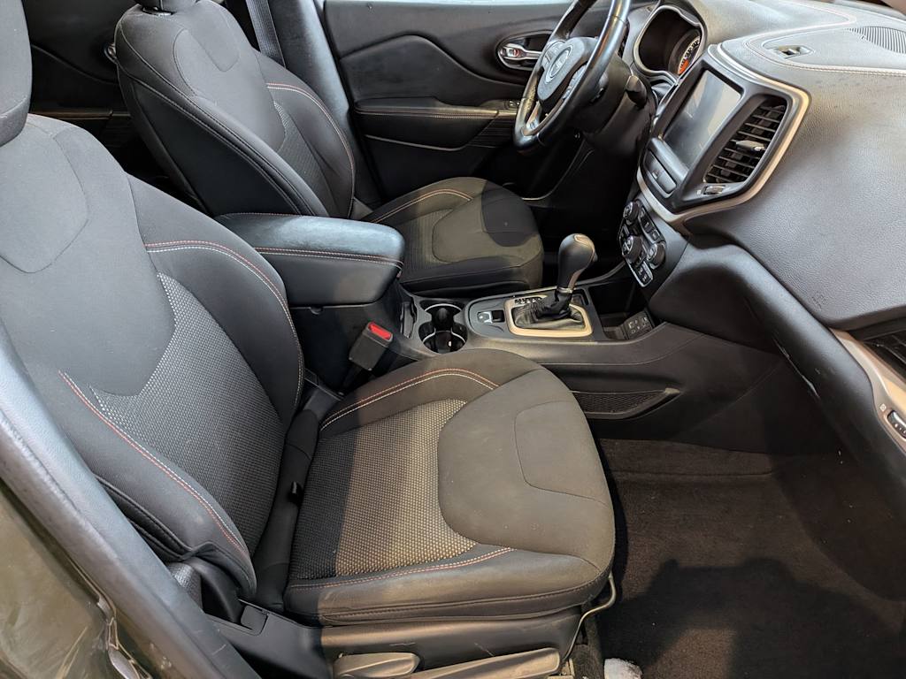 Thumbnail: 2016 Jeep Cherokee - 10