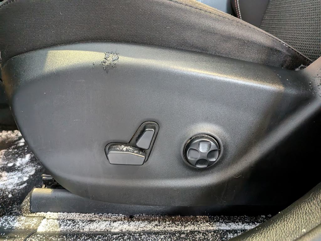 Thumbnail: 2016 Jeep Cherokee - 25