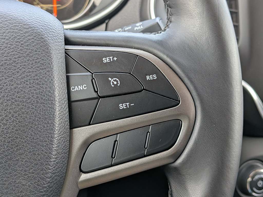 Thumbnail: 2019 Jeep Cherokee - 29