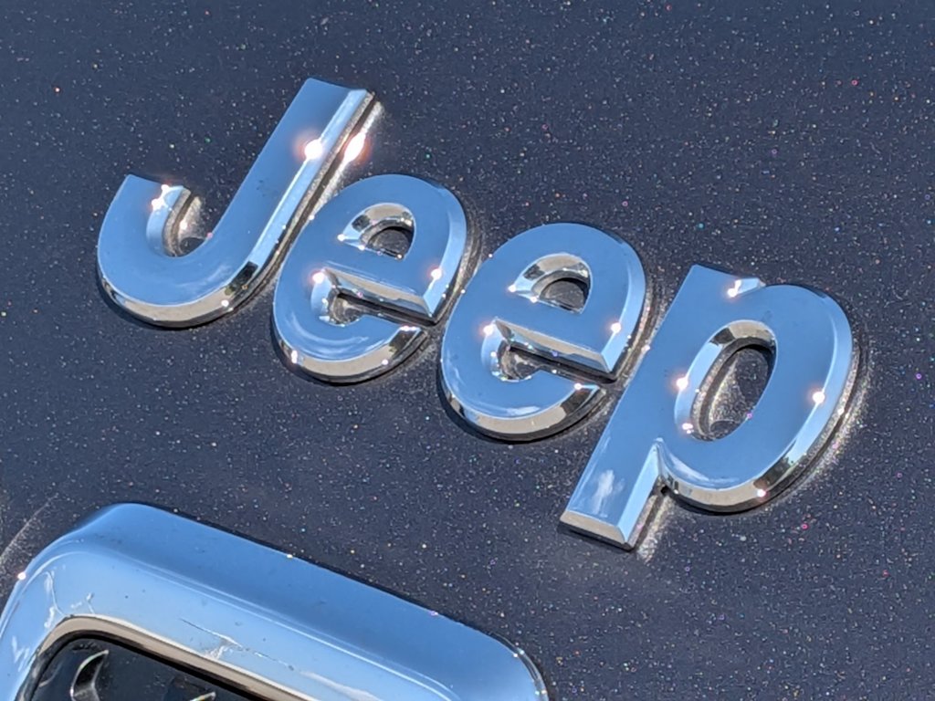 Thumbnail: 2019 Jeep Cherokee - 24