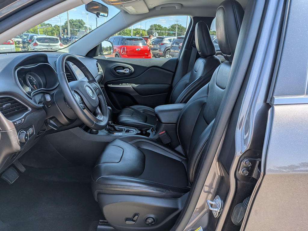 Thumbnail: 2019 Jeep Cherokee - 10