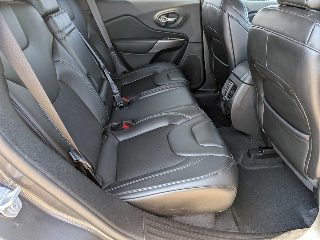 Thumbnail: 2019 Jeep Cherokee - 27