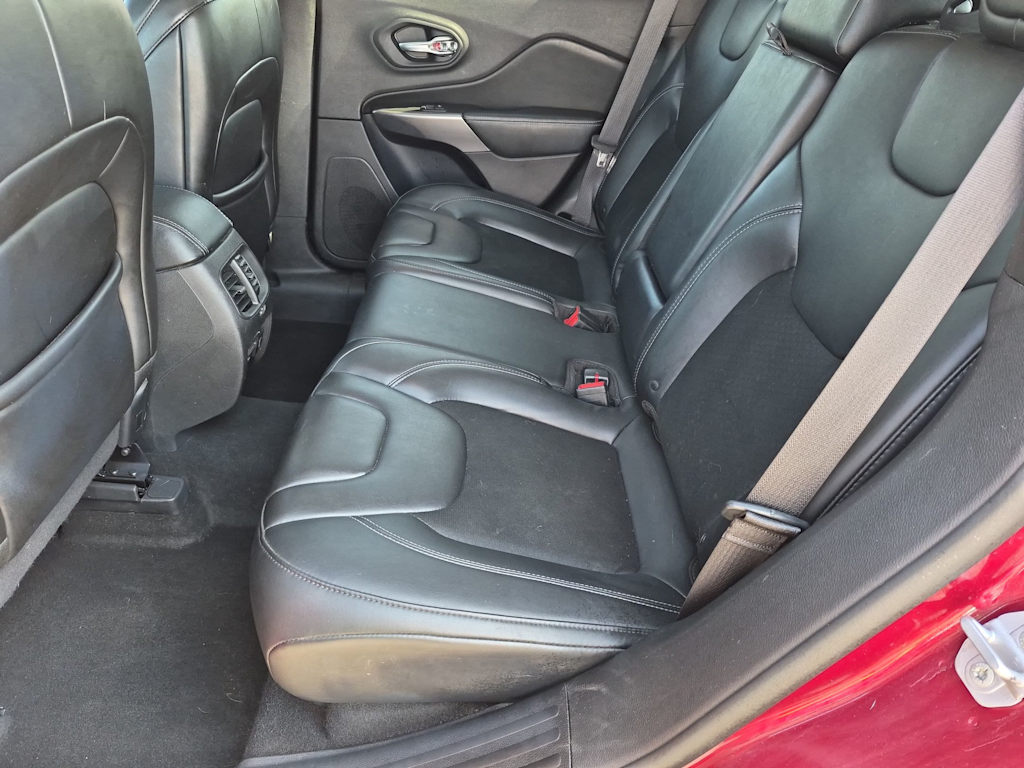 Thumbnail: 2019 Jeep Cherokee - 25