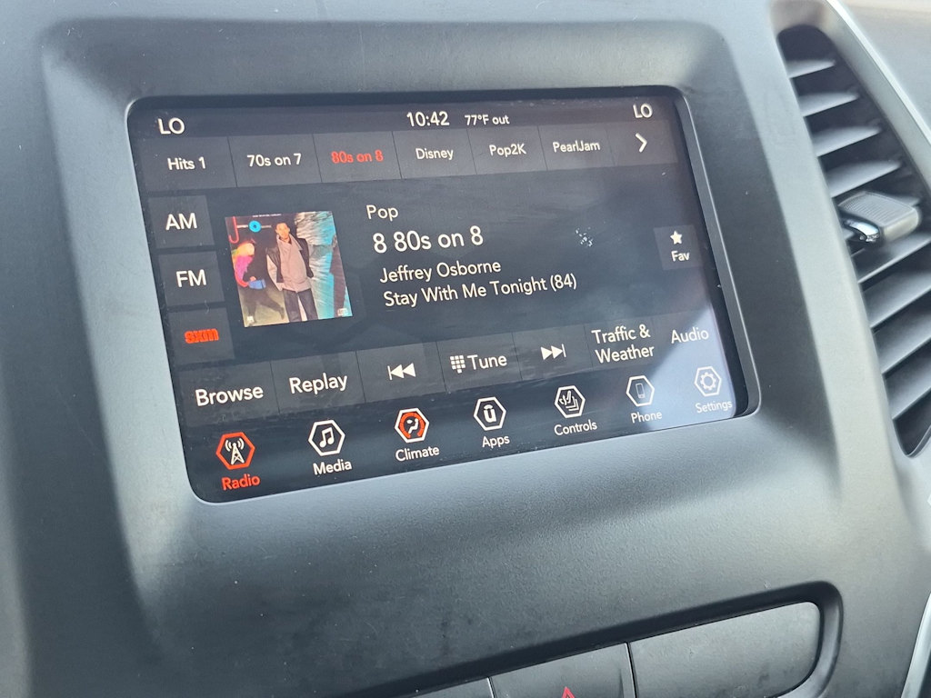 Thumbnail: 2019 Jeep Cherokee - 13