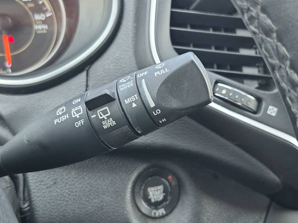 Thumbnail: 2019 Jeep Cherokee - 14