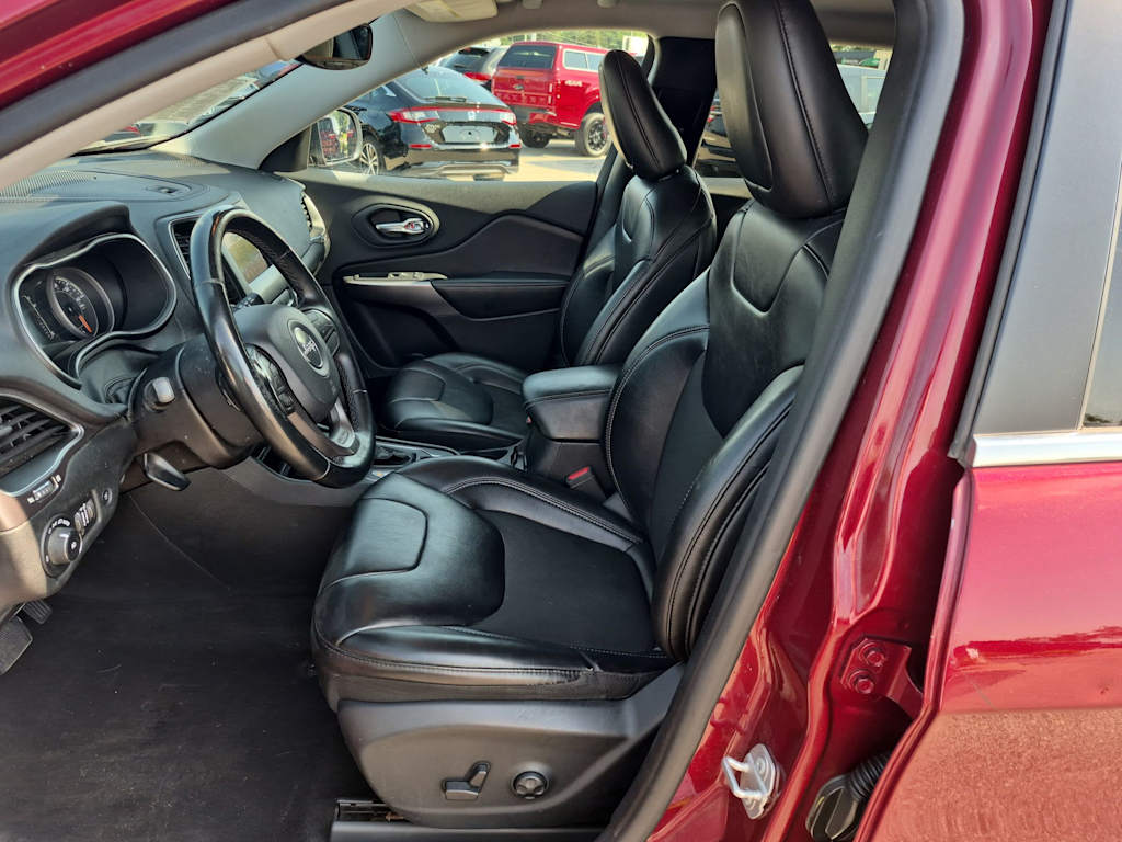 Thumbnail: 2019 Jeep Cherokee - 9