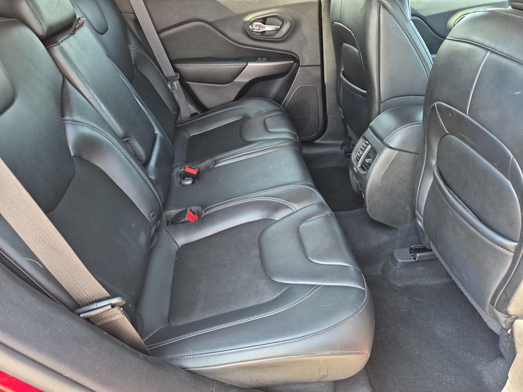 Thumbnail: 2019 Jeep Cherokee - 26