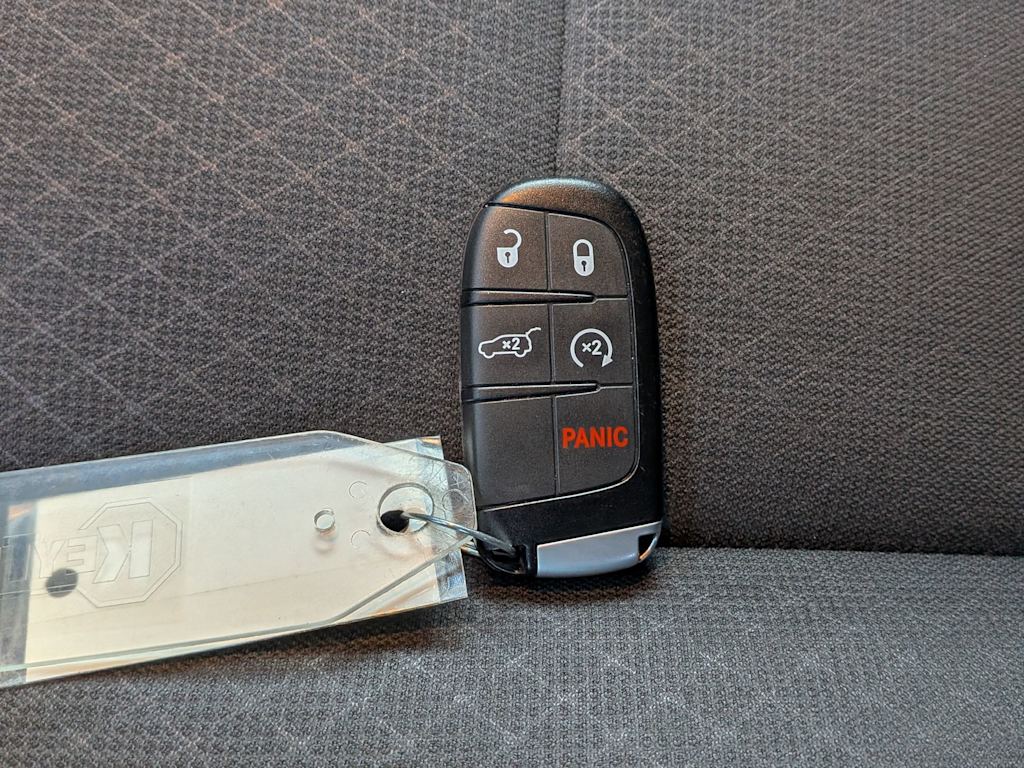 Thumbnail: 2019 Jeep Grand Cherokee - 17