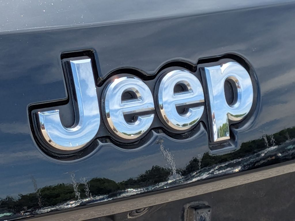 Thumbnail: 2019 Jeep Grand Cherokee - 22