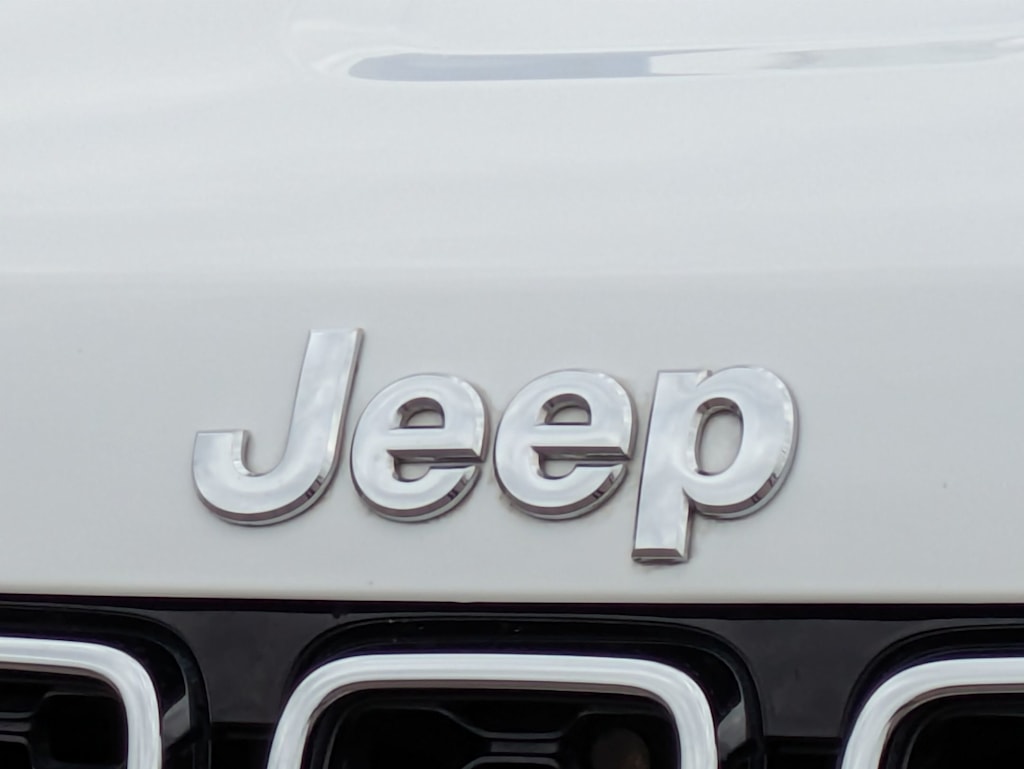 Thumbnail: 2021 Jeep Grand Cherokee - 7
