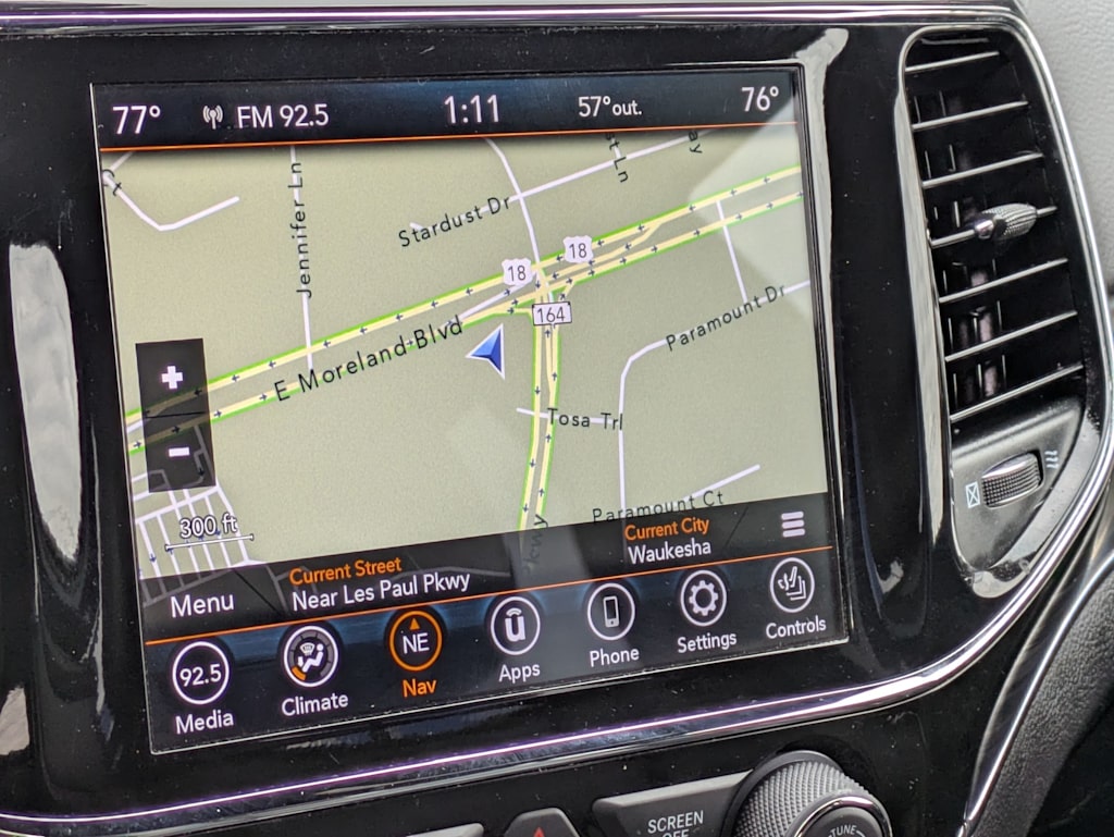 Thumbnail: 2021 Jeep Grand Cherokee - 32