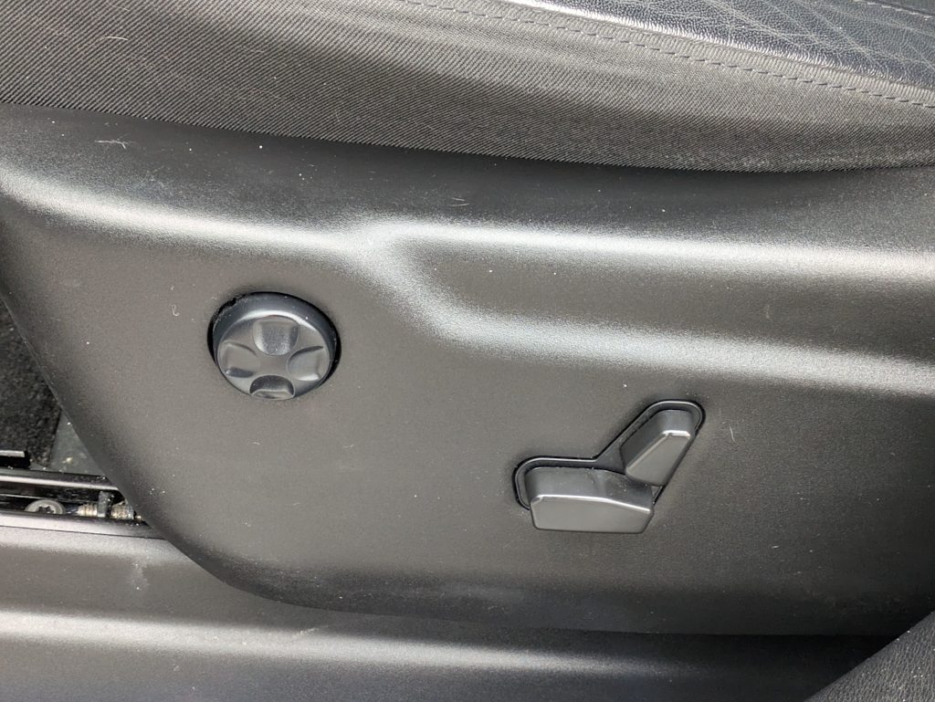 Thumbnail: 2021 Jeep Grand Cherokee - 24