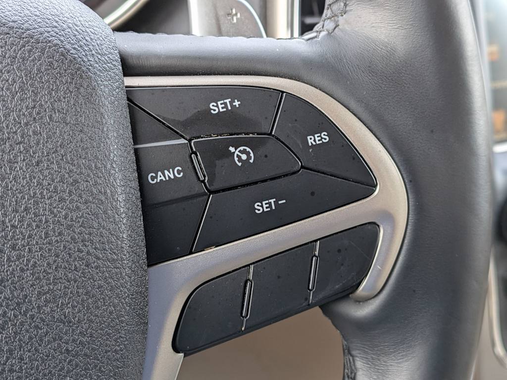 Thumbnail: 2017 Jeep Grand Cherokee - 32