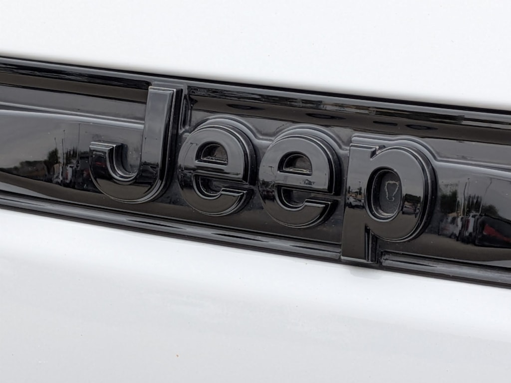 Thumbnail: 2023 Jeep Grand Cherokee - 6