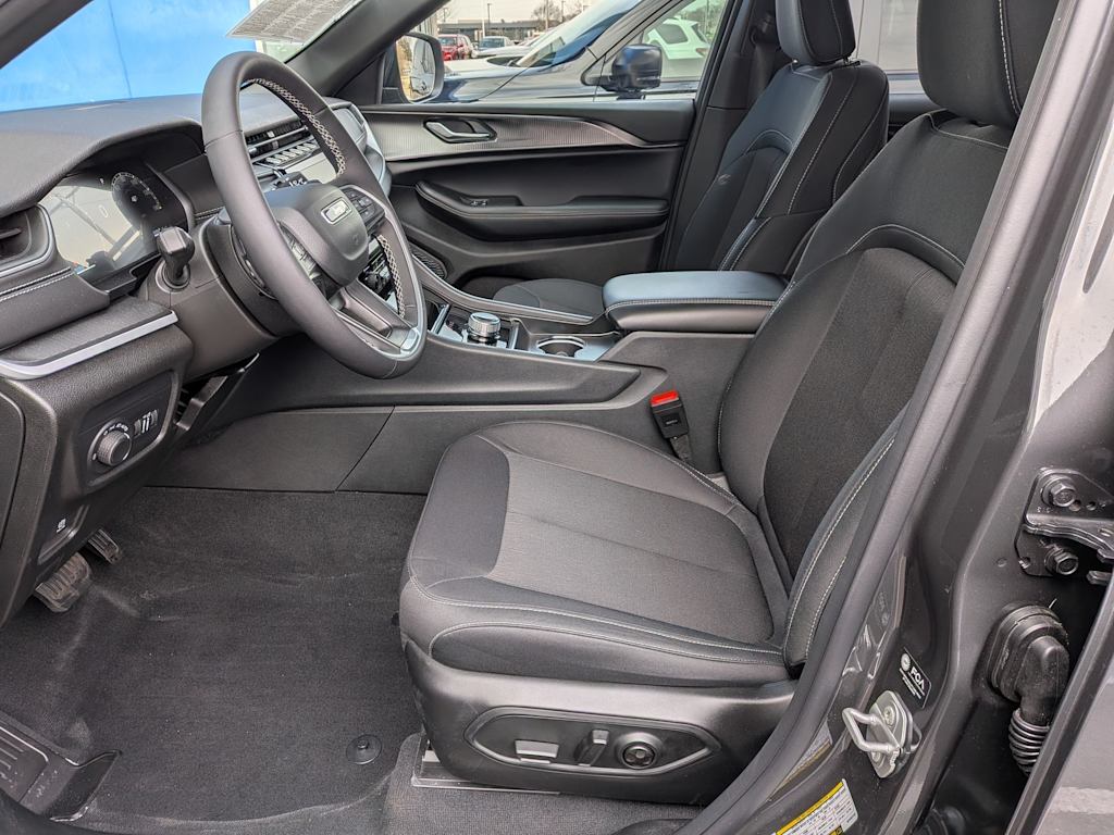 Thumbnail: 2025 Jeep Grand Cherokee - 9