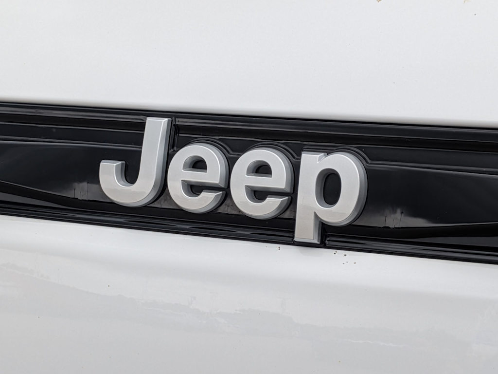 Thumbnail: 2024 Jeep Grand Cherokee - 24