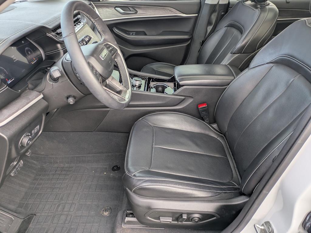 Thumbnail: 2023 Jeep Grand Cherokee L - 9