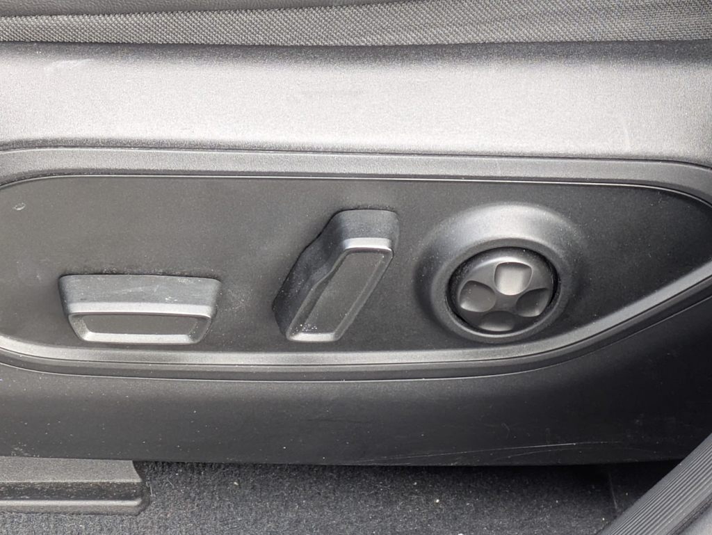 Thumbnail: 2023 Jeep Grand Cherokee L - 23