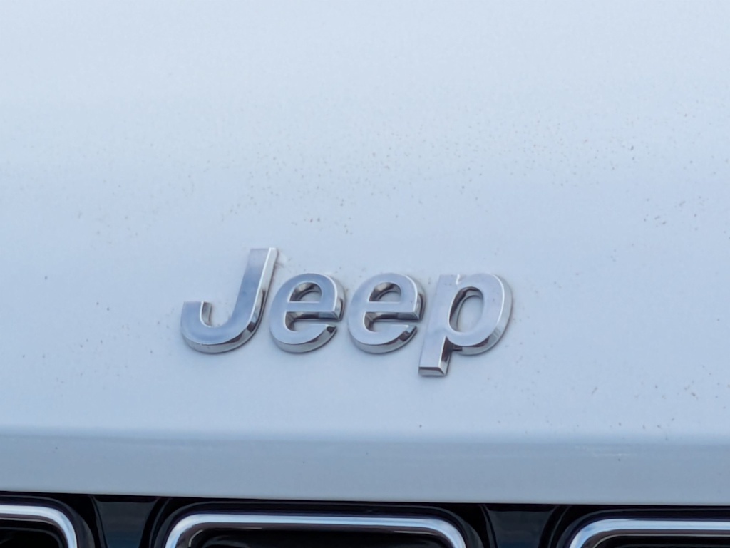 Thumbnail: 2023 Jeep Grand Cherokee L - 6