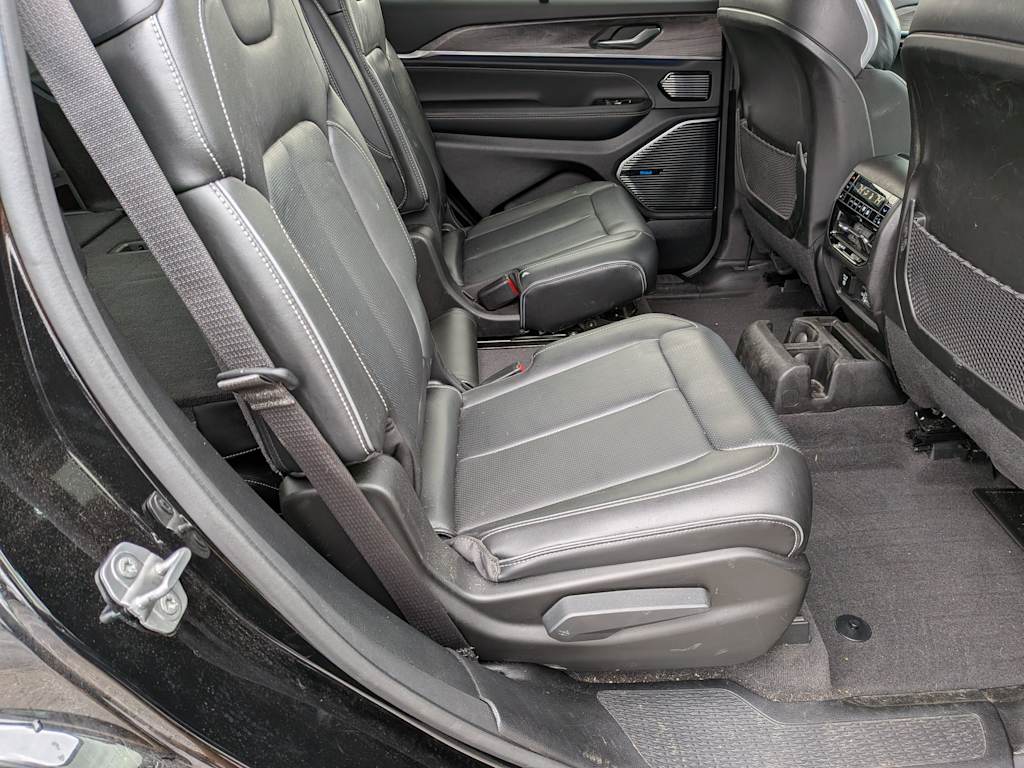 Thumbnail: 2021 Jeep Grand Cherokee L - 28