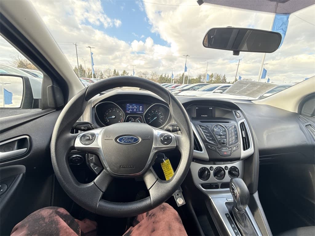 2014 Ford Focus SE 7