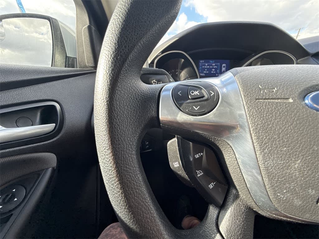 2014 Ford Focus SE 26