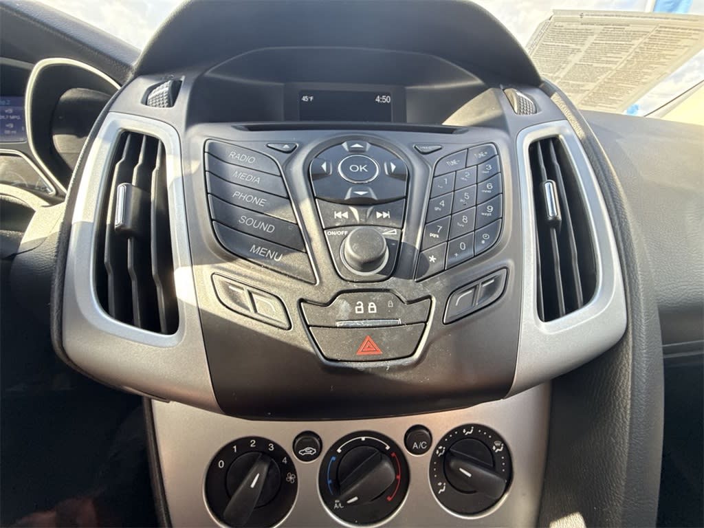 2014 Ford Focus SE 13