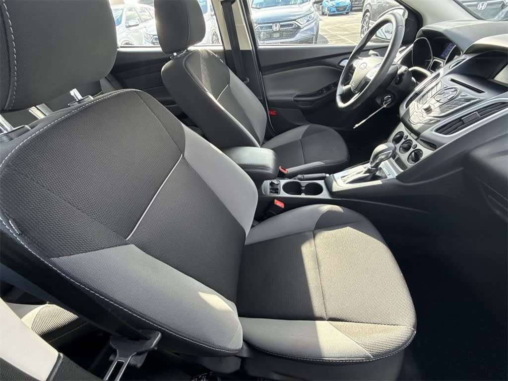 2014 Ford Focus SE 9