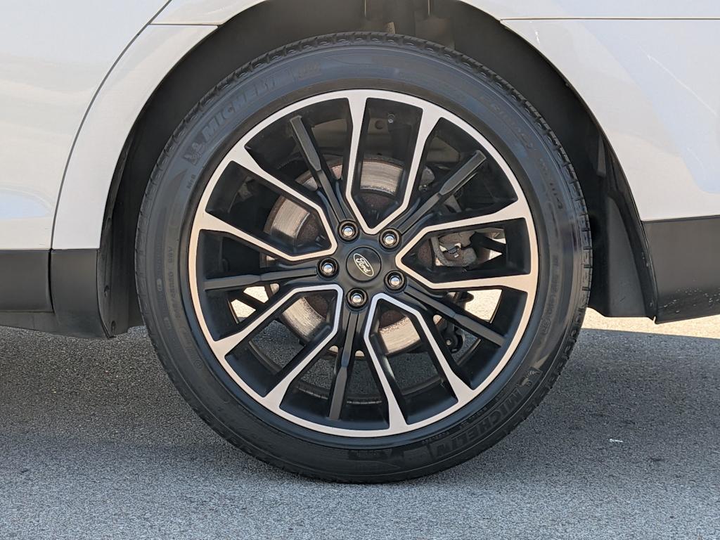 Thumbnail: 2018 Ford Taurus - 7